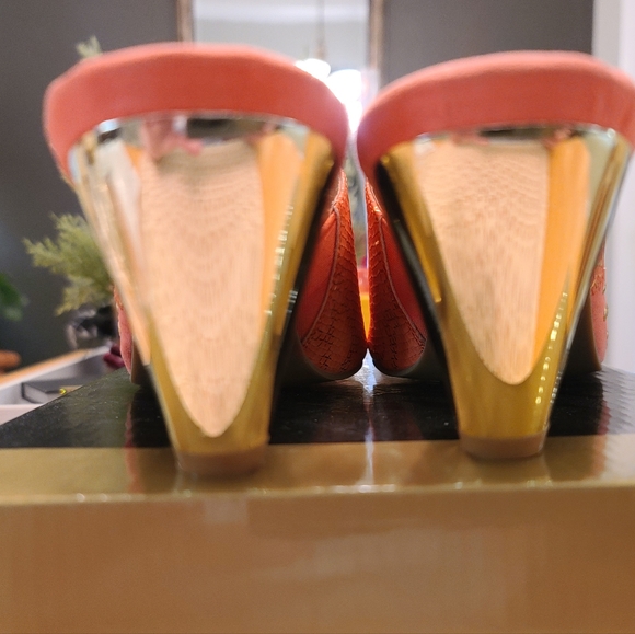 Joan Boyce NWT Coral Gold Studded Heeled Mules with Gold Mirror Heels Size 11M - Picture 5 of 8